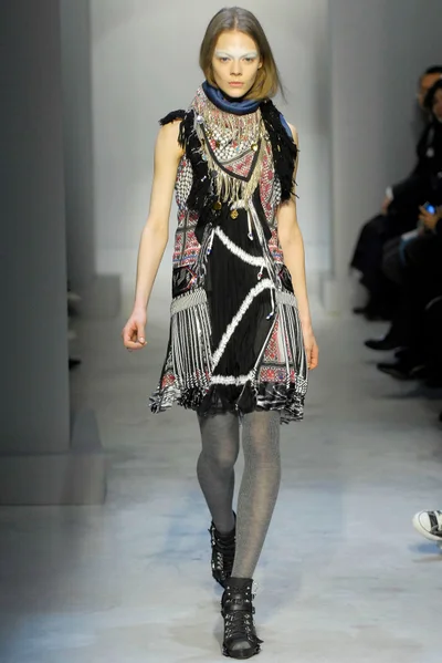 Look 2